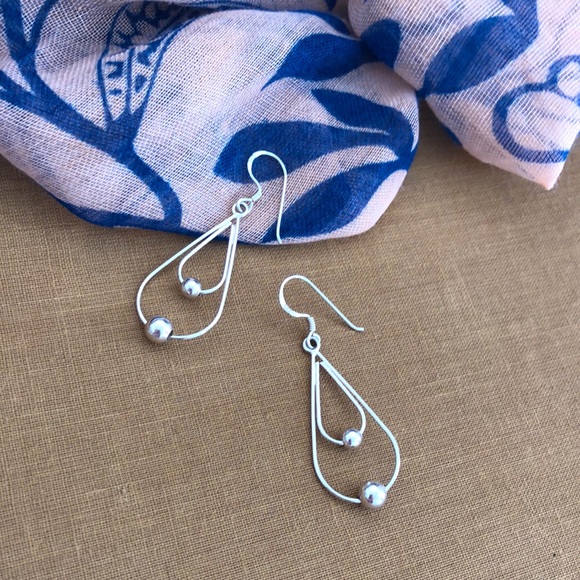 Teardrop and Beads Earring - Picture 3 of 3